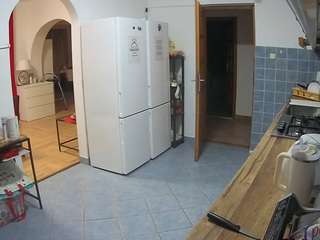 voyeurcam-julmodels-kitchen