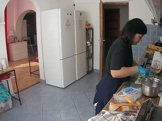 voyeurcam-julmodels-kitchen