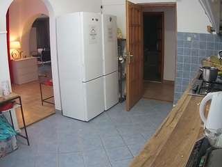 voyeurcam-julmodels-kitchen