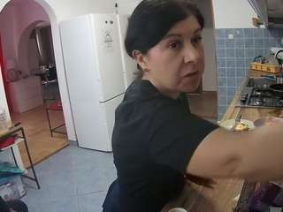 voyeurcam-julmodels-kitchen