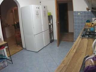voyeurcam-julmodels-kitchen camsoda