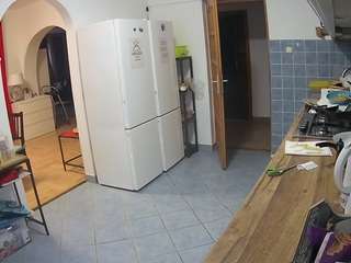 voyeurcam-julmodels-kitchen