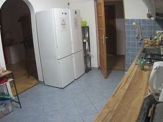 voyeurcam-julmodels-kitchen