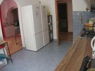 voyeurcam-julmodels-kitchen