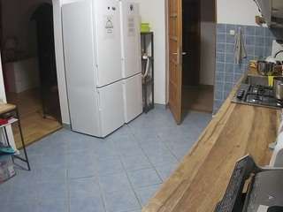 voyeurcam-julmodels-kitchen