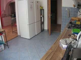 voyeurcam-julmodels-kitchen camsoda