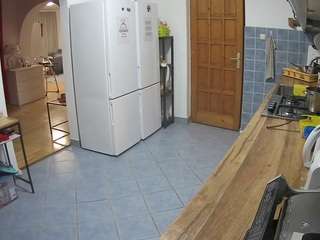 voyeurcam-julmodels-kitchen