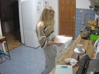 voyeurcam-julmodels-kitchen