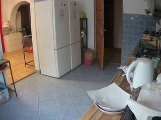 voyeurcam-julmodels-kitchen