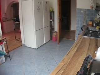 voyeurcam-julmodels-kitchen