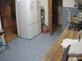 voyeurcam-julmodels-kitchen's CamSoda show and profile