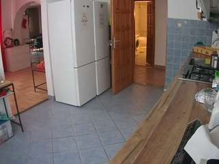 voyeurcam-julmodels-kitchen's CamSoda show and profile