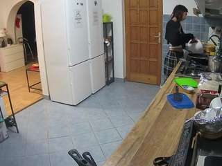 voyeurcam-julmodels-kitchen's CamSoda show and profile