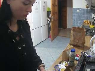 voyeurcam-julmodels-kitchen
