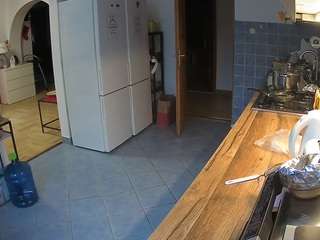 voyeurcam-julmodels-kitchen