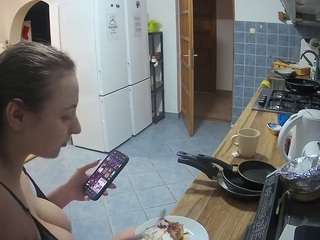 voyeurcam-julmodels-kitchen