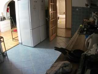 voyeurcam-julmodels-kitchen