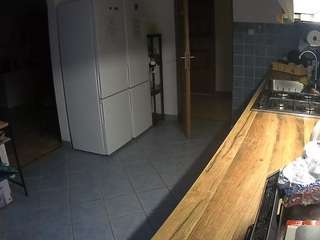 voyeurcam-julmodels-kitchen