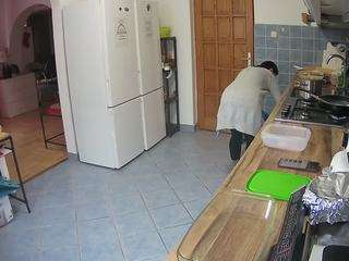 voyeurcam-julmodels-kitchen
