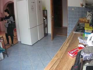 voyeurcam-julmodels-kitchen