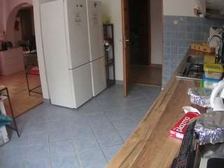 voyeurcam-julmodels-kitchen