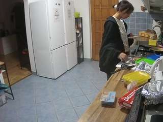 voyeurcam-julmodels-kitchen