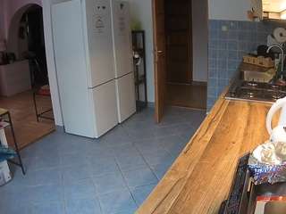 voyeurcam-julmodels-kitchen
