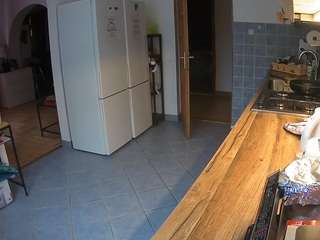 voyeurcam-julmodels-kitchen