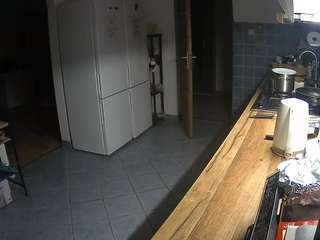 voyeurcam-julmodels-kitchen