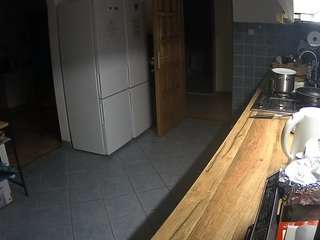 voyeurcam-julmodels-kitchen