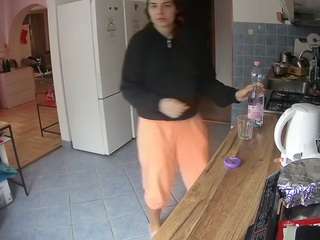 voyeurcam-julmodels-kitchen