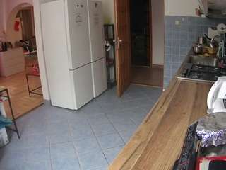 voyeurcam-julmodels-kitchen
