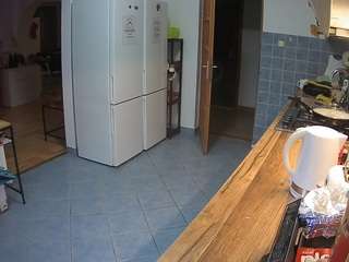 voyeurcam-julmodels-kitchen