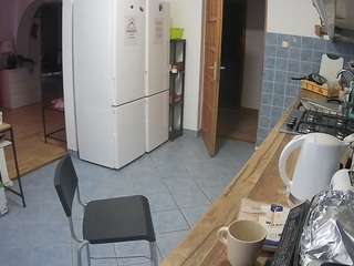 voyeurcam-julmodels-kitchen