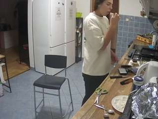 voyeurcam-julmodels-kitchen