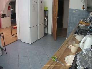 voyeurcam-julmodels-kitchen