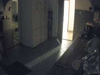 voyeurcam-julmodels-kitchen