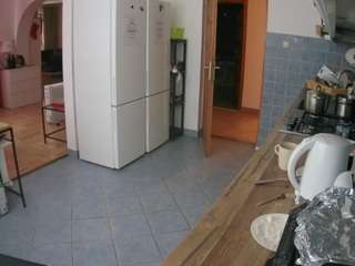 voyeurcam-julmodels-kitchen