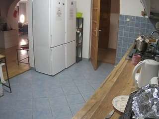 voyeurcam-julmodels-kitchen