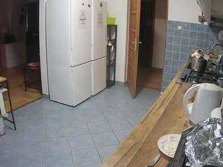 voyeurcam-julmodels-kitchen