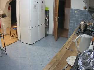 voyeurcam-julmodels-kitchen
