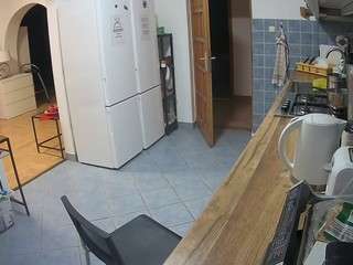 voyeurcam-julmodels-kitchen webcam