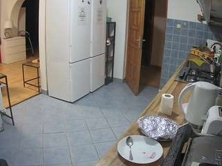 voyeurcam-julmodels-kitchen webcam