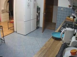 voyeurcam-julmodels-kitchen webcam