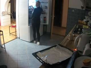 voyeurcam-julmodels-kitchen webcam