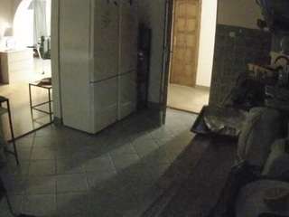 voyeurcam-julmodels-kitchen webcam