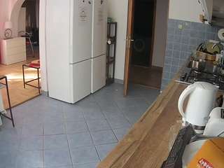 voyeurcam-julmodels-kitchen camsoda