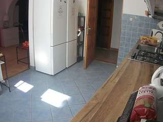 voyeurcam-julmodels-kitchen webcam