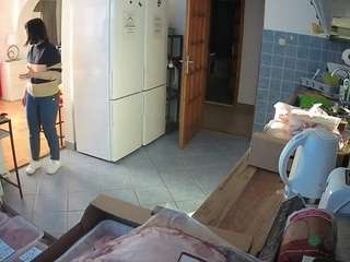 voyeurcam-julmodels-kitchen webcam
