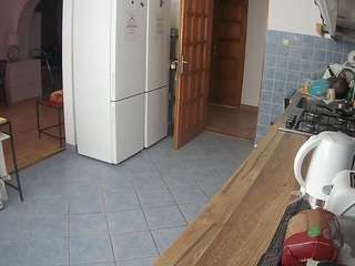 voyeurcam-julmodels-kitchen webcam